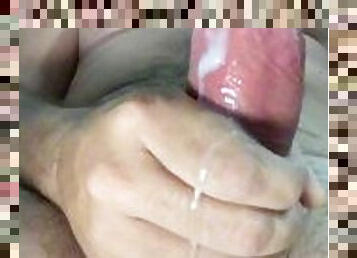 Gran pene con enorme chorro de semen