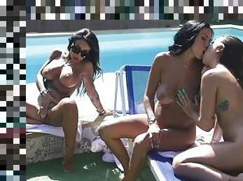 Lesbos in the pool with Giulia Diamond, Ale Danger and Benny Green hot and sexy for you