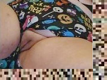 Masturbation Diary - Orgasm in my Halloween pyjamas