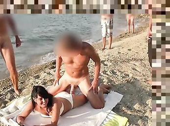 En plein air, Public, Amateur, Anal, Milf, Hardcore, Gangbang, Ejaculation interne, Plage, Dure