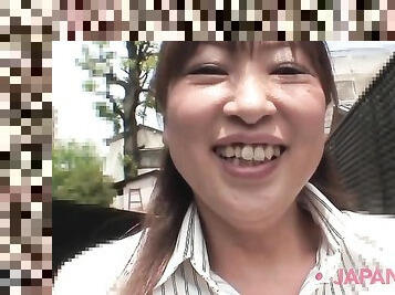 Japanese MILF Secretary Undresses For Lunchtime Quickie